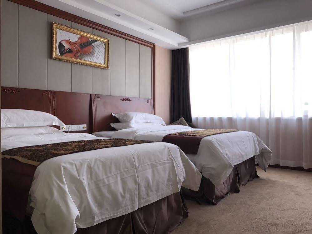 Khách sạn Vienna Pudong Airport Huaxia Road 3*